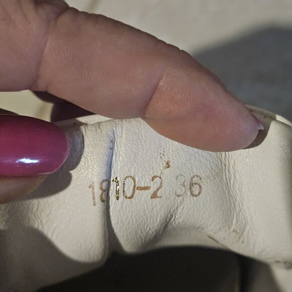 Louis Vuitton LV Logo Monogram White Front Row Lock Leather Sneakers 36 - Picture 12 of 12